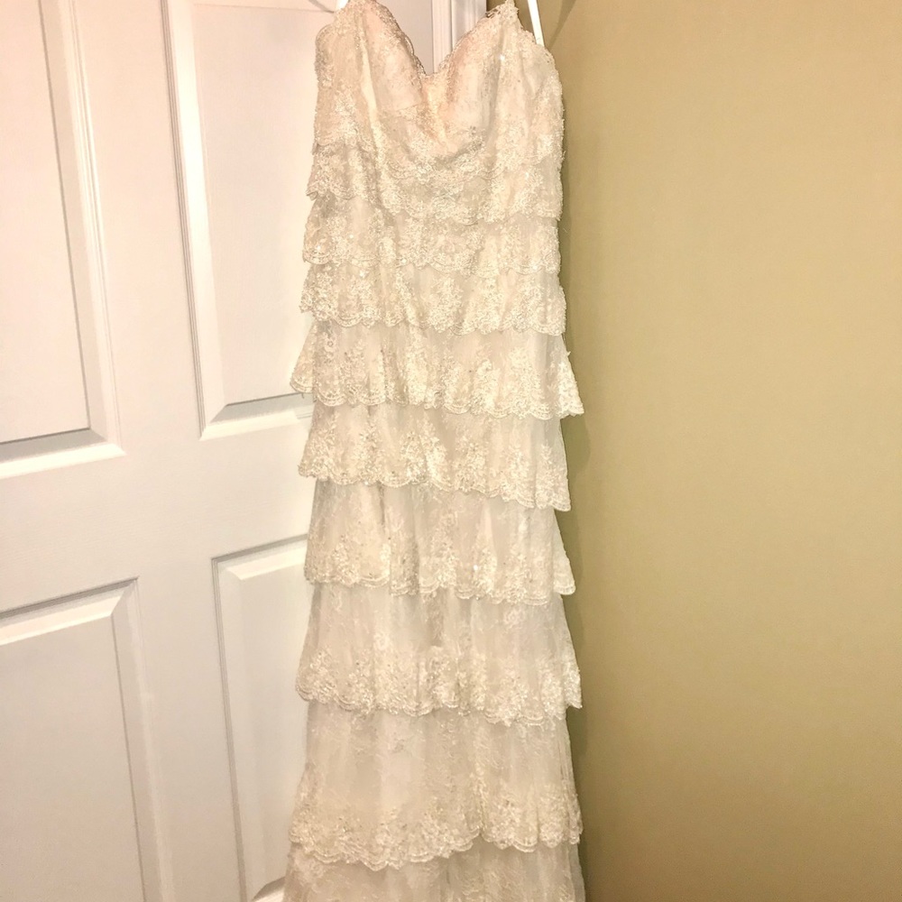 Ivory Size 10 David’s Bridal lace beaded tier wedding dress
